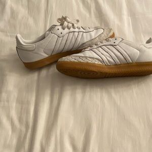 SOLD! Adidas samba sneakers